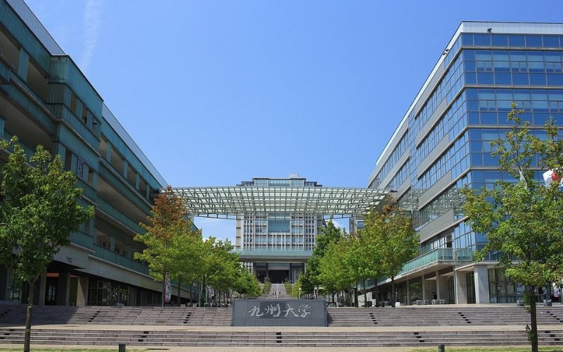 Trường quốc tế Nhật Bản- Trường Đại học Kyushu