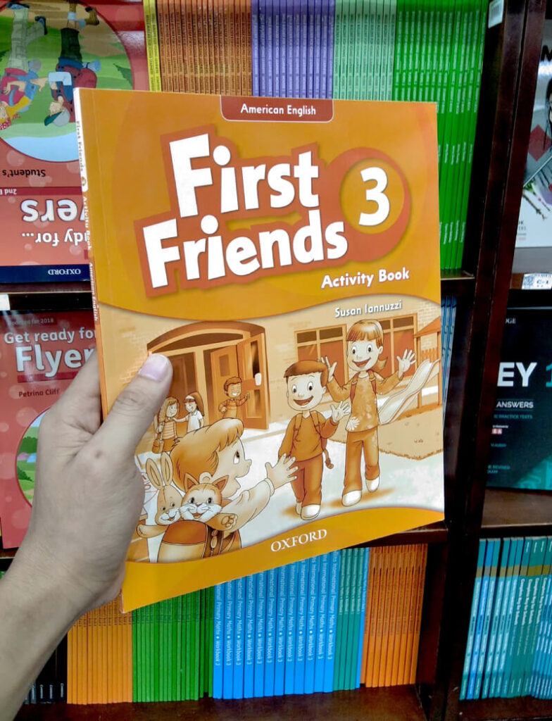 Giới thiệu sách First Friends 3 PDF