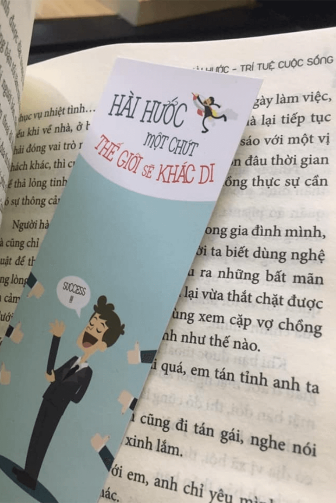 Giới thiệu sách hài hước một chút thế giới sẽ khác đi PDF